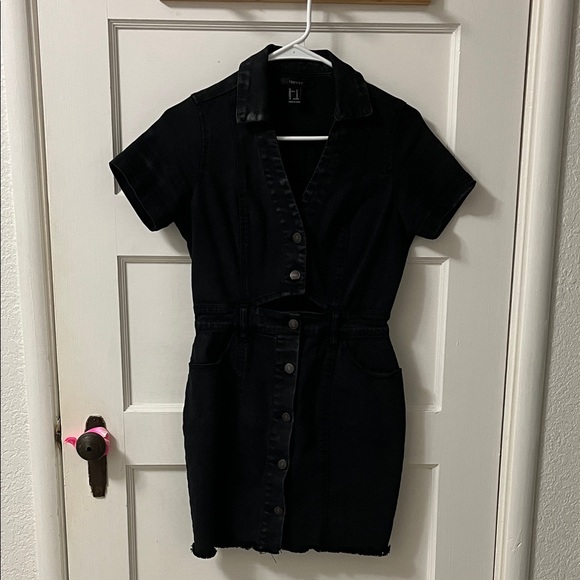 Forever 21 Dresses & Skirts - Black Short-Sleeve Button-Front Mini Dress